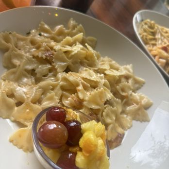 Bahama Breeze - Bow-Tie Mac 'n Cheese - Latin American Near Me - Orlando, Florida Bahama Breeze - Bow-Tie Mac 'n Cheese - Latin American Near Me - Orlando, Florida