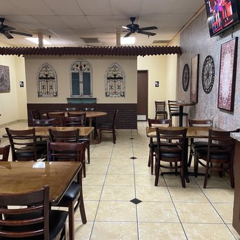 Tacos Los Juanes - Mexican Near Me - Lemoore, California