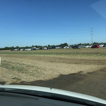 Ott Farms - Regular parking was plentiful - Farmers Market Near Me - Modesto, California
