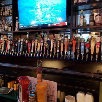 Oscar's Winner's Circle - So many tap lines - Burgers Near Me - Milwaukee, Wisconsin