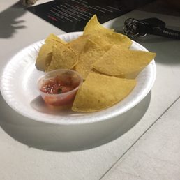 Chips and salsa as soon as you sit !