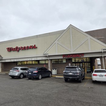 Walgreens - Entrance View - Drugstores Near Me - Kansas City, Missouri