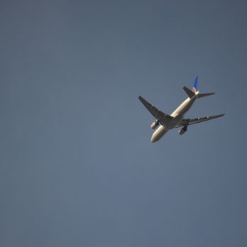 Rossi Aircraft - United 777 on approach to SFO - Aircraft Repairs Near Me - Palo Alto, California Rossi Aircraft - United 777 on approach to SFO - Aircraft Repairs Near Me - Palo Alto, California