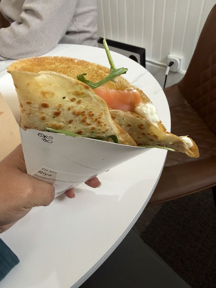 Catherine's Creperie Logo