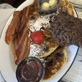 The Rooster - American Near Me - Naples, Florida