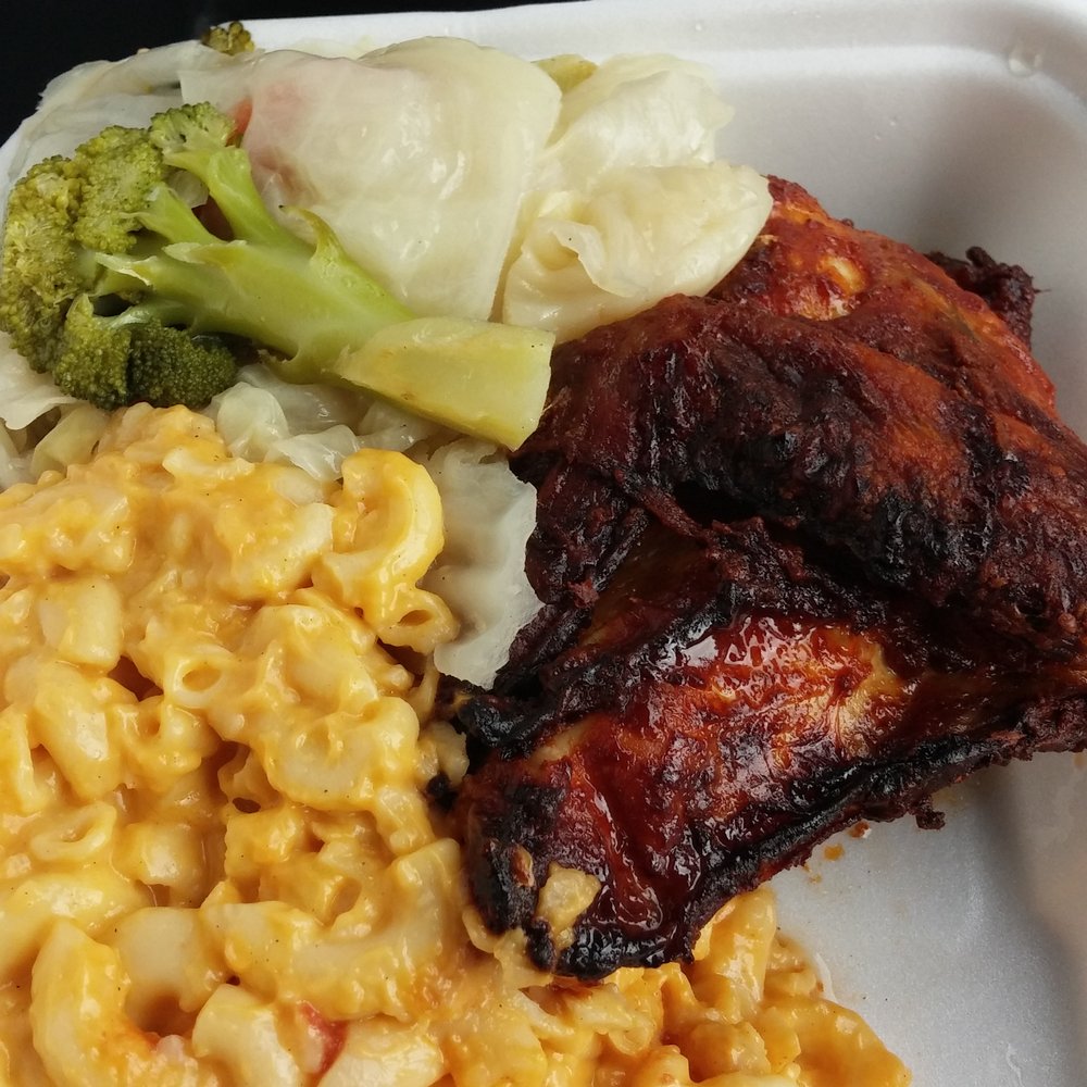 Healthy Choice - a plate of food with macaroni and cheese - Restaurants Near Me - Baltimore, Maryland
