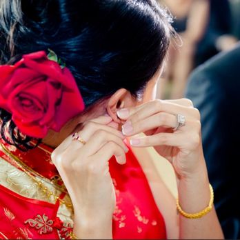 The Perfect Princess Cut - Engagement ring on my finger during the Tea Ceremony of the wedding day.    Photo courtesy of Kristin Long Photography. - Jewelry Near Me - Las Vegas, Nevada