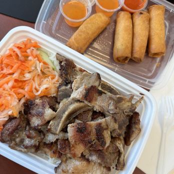 Banh Mi Cart - Lemongrass pork chop with rice and springs - Vietnamese Near Me - New York, New York