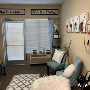 The Brown Suga Loft Studio - Waiting area - Nail Technicians Near Me - Hiram, Georgia