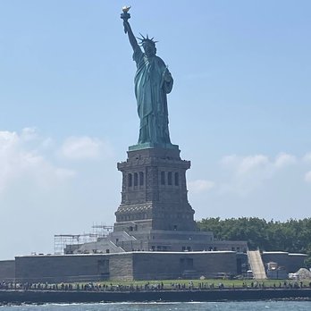 Classic Harbor Line - Statue of Liberty - Boating Near Me - New York, New York