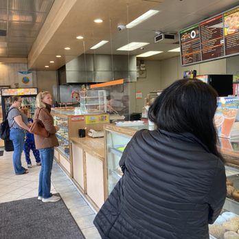 Foster's Family Donuts - Donuts Near Me - La  Crescenta, California