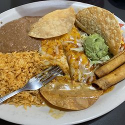 Bajo La Luna Tex Mex Restaurant