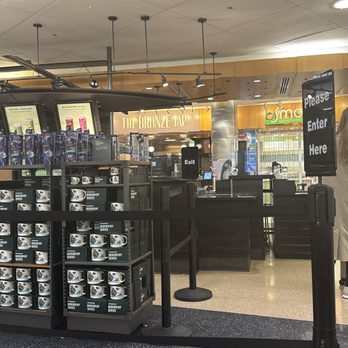 Starbucks - The busy comes in waves - Coffee & Tea Near Me - Chicago, Illinois