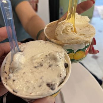 Primavera - Chocolate chip, hazelnut, and salty Carmel flavors. - Desserts Near Me - Sorrento, NA Primavera - Chocolate chip, hazelnut, and salty Carmel flavors. - Desserts Near Me - Sorrento, NA
