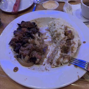 Texas Roadhouse - Beef tips potatoes with gravy - Steakhouses Near Me - Liberty, Missouri Texas Roadhouse - Beef tips potatoes with gravy - Steakhouses Near Me - Liberty, Missouri