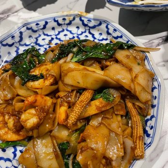 Kin Dee - Drunken noodles with shrimp might be my favorite! - Thai Near Me - Houston, Texas