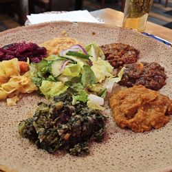 Mesob Habesha Fusion - Veg combo platter