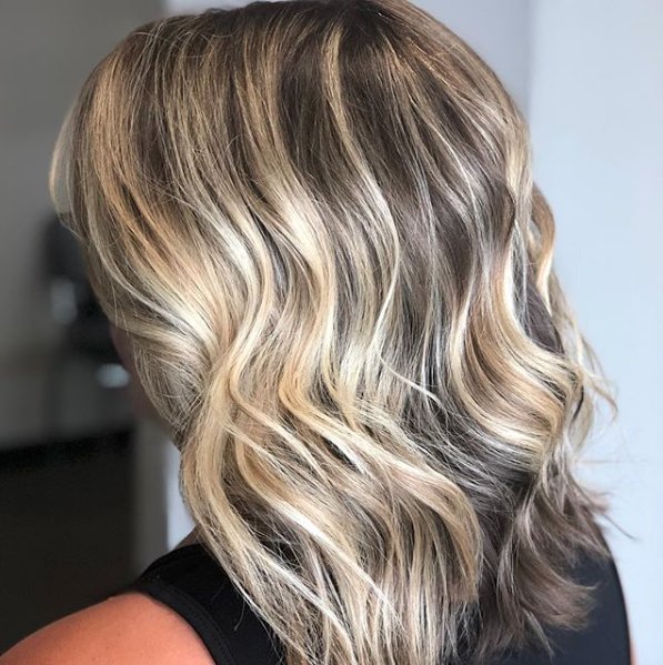 Sarah Elle Hair Logo