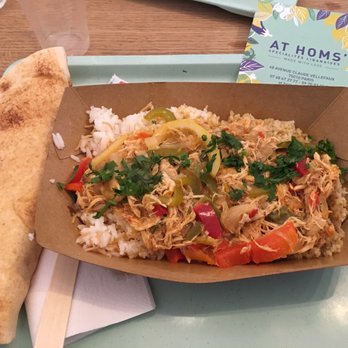 At Homs - Poulet au citron accompagné de riz et boulghour. Un régal ! - Lebanese Near Me - Paris, 75