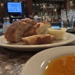 Freudy's Bar and Grille - Fresh made bread and dipping oil
