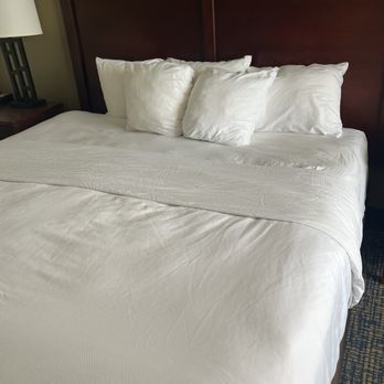 Comfort Inn On The Ocean - King bed should have king pillows - Hotels Near Me - Kill Devil Hills, North Carolina Comfort Inn On The Ocean - King bed should have king pillows - Hotels Near Me - Kill Devil Hills, North Carolina