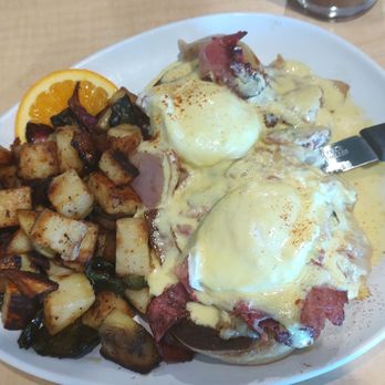 Two Chicks South - Irish Bene with fried potatoes - Breakfast & Brunch Near Me - Reno, Nevada Two Chicks South - Irish Bene with fried potatoes - Breakfast & Brunch Near Me - Reno, Nevada
