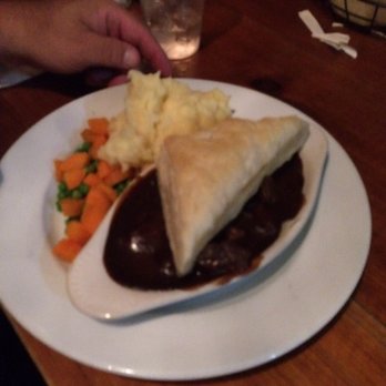 MacLaomainn's Scottish Pub - Steak pie - Pubs Near Me - Chester, Vermont MacLaomainn's Scottish Pub - Steak pie - Pubs Near Me - Chester, Vermont