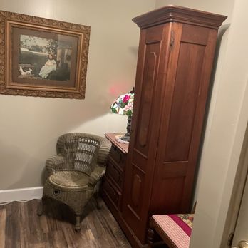 Frisco Stop Cafe - Restroom SO CLEAN!!!!! - Breakfast & Brunch Near Me - Crocker, Missouri