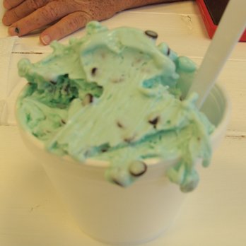 Private Island Ice Cream - Mint chocolate chip ice cream - Caterers Near Me Private Island Ice Cream - Mint chocolate chip ice cream - Caterers Near Me