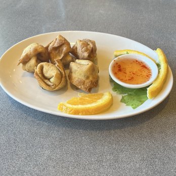 Lucky Thai Elephant - Thai Near Me - Newport, Oregon