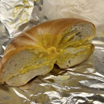 Bagel Market - Plain bagel with fried egg - Sandwiches Near Me - New York, New York