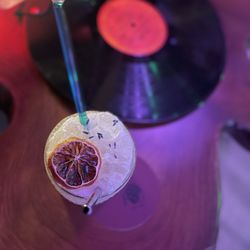 Zema Vinyl Lounge