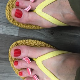 perfectly shaped and polished toes. :) perfectly shaped and polished toes. :)