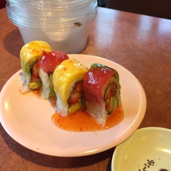 aa Sushi - Fruity roll-- the inside has strawberries! :0 I don't know what it's called! (3.50) - Sushi Bars Near Me - Kirkland, Washington aa Sushi - Fruity roll-- the inside has strawberries! :0 I don't know what it's called! (3.50) - Sushi Bars Near Me - Kirkland, Washington