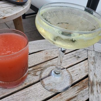 Offshore Rooftop - Cheers! Endless Summer and Prosecco. - New American Near Me - Chicago, Illinois