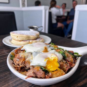 Rising Early Cafe - IG: mmmashterchef Chihuahua breakfast skillet - Salad Near Me - Schaumburg, Illinois