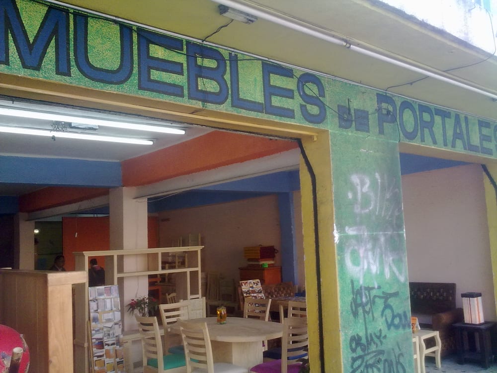 MUEBLES DE PORTALES Calzada de Tlalpan 1362 esquina M. Libre, México, D.F., Mexico Furniture