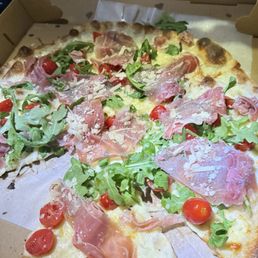 Super delicious pizza! Now my favorite Super delicious pizza! Now my favorite