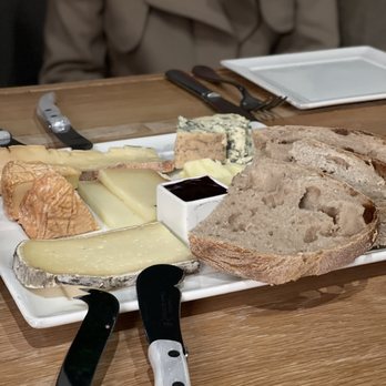 L'Experience Paris - Bellevue - Cheese plate - Bakeries Near Me - Bellevue, Washington