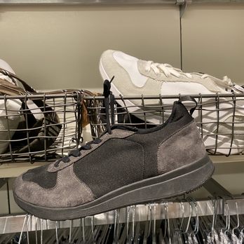 Banana Republic Factory Store - Accessories Near Me - Paramus, New Jersey