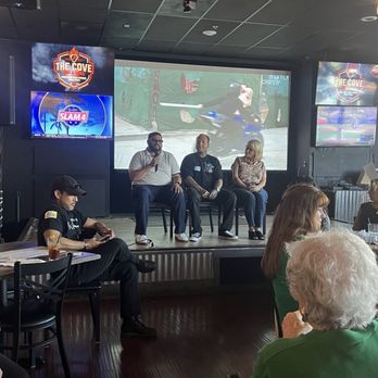 The Cove Bar & Grill - Sports Bars Near Me - Murrieta, California