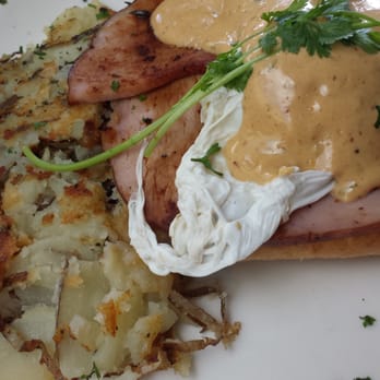 Plums Cafe - Santa Fe eggs Benedict - Breakfast & Brunch Near Me - Costa Mesa, California