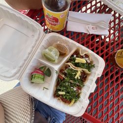 Taqueria Los Primos - Tacos al pastor