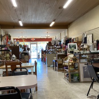 Treasures By The Tracks - Inside - Vegetarian Near Me - Gray, Georgia Treasures By The Tracks - Inside - Vegetarian Near Me - Gray, Georgia