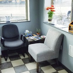 Prairie Road Automotive - Our comfortable waiting room