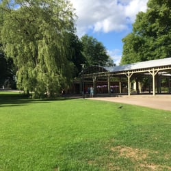 Glassbrunnen - Undersköna Brunnsparken