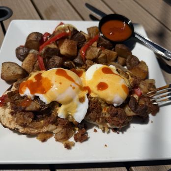 Leila by the Bay - Chorizo hash benedict - New American Near Me - Hercules, California Leila by the Bay - Chorizo hash benedict - New American Near Me - Hercules, California