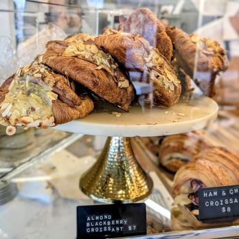Au Levain - Bakeries Near Me - Chicago, Illinois