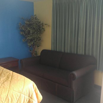 Bonanza Motel - Couch - Hotels Near Me - Vega, Texas Bonanza Motel - Couch - Hotels Near Me - Vega, Texas