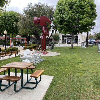 Malibu Country Mart - Shopping Centers Near Me - Malibu, California Malibu Country Mart - Shopping Centers Near Me - Malibu, California